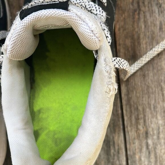 Under Armour baseball cleats.  Size youth 5.5.  Worn one season. - Picture 10 of 10